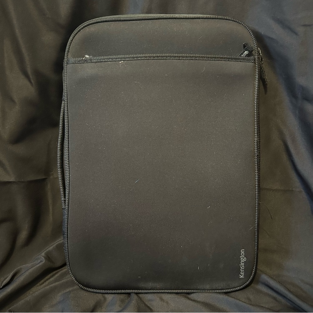 KENSINGTON LAPTOP SLEEVE - Picture 2 of 7
